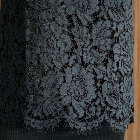 Banana Republic Lace Scallop Hem Ruffle Sleeve Blouse - Picture 7 of 15